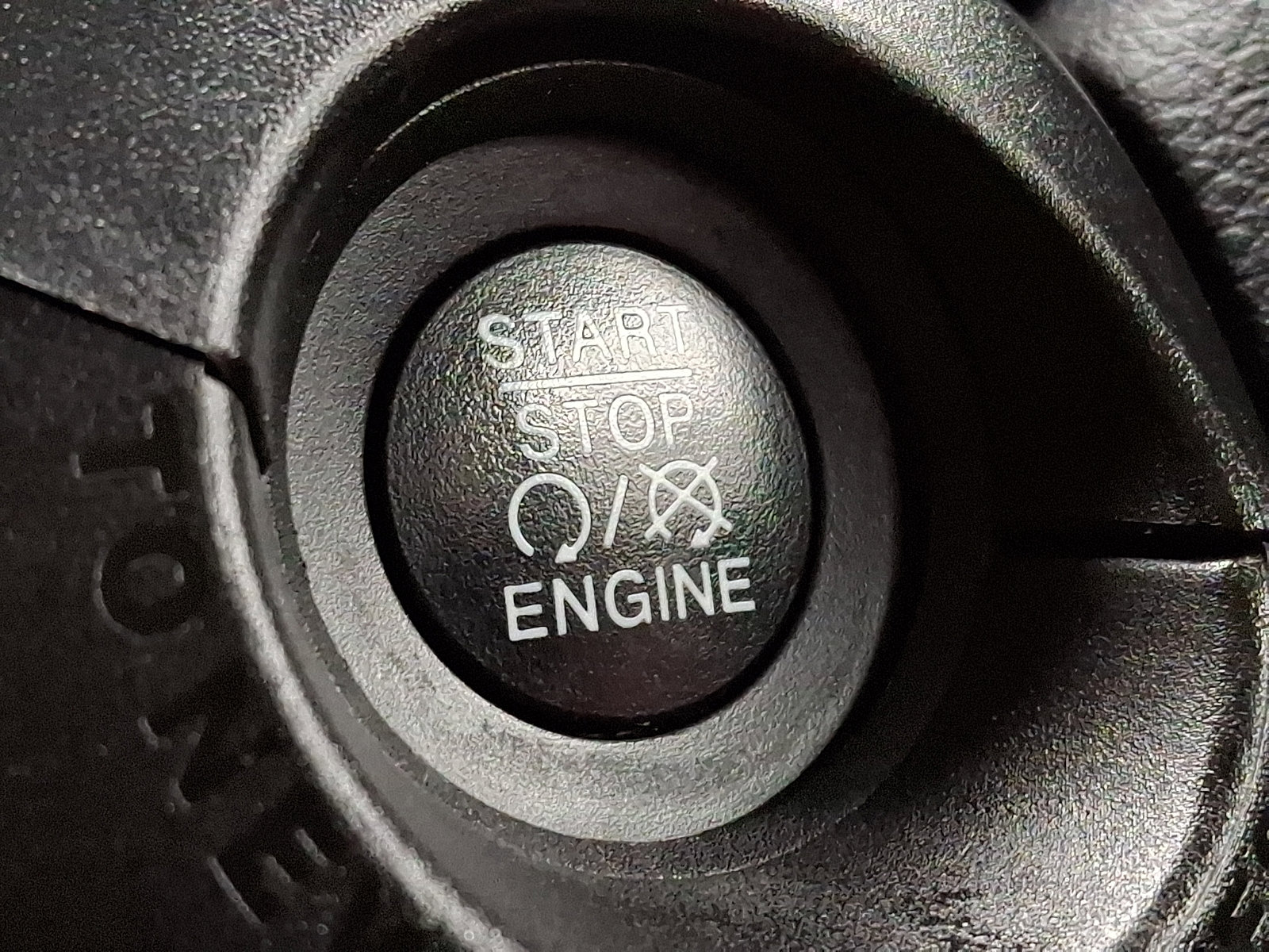 Used 2020 Jeep Renegade Latitude w/ Cold Weather Group image 21