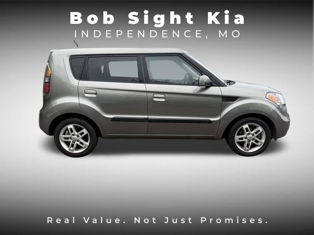 Used 2010 Kia Soul + FWD image 10