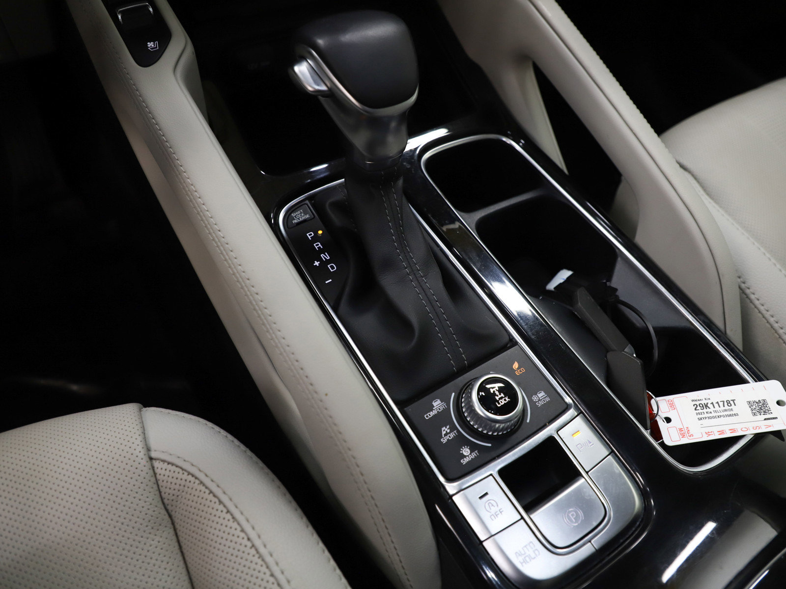 Used 2023 Kia Telluride EX w/ EX Captain's Chair Package image 22