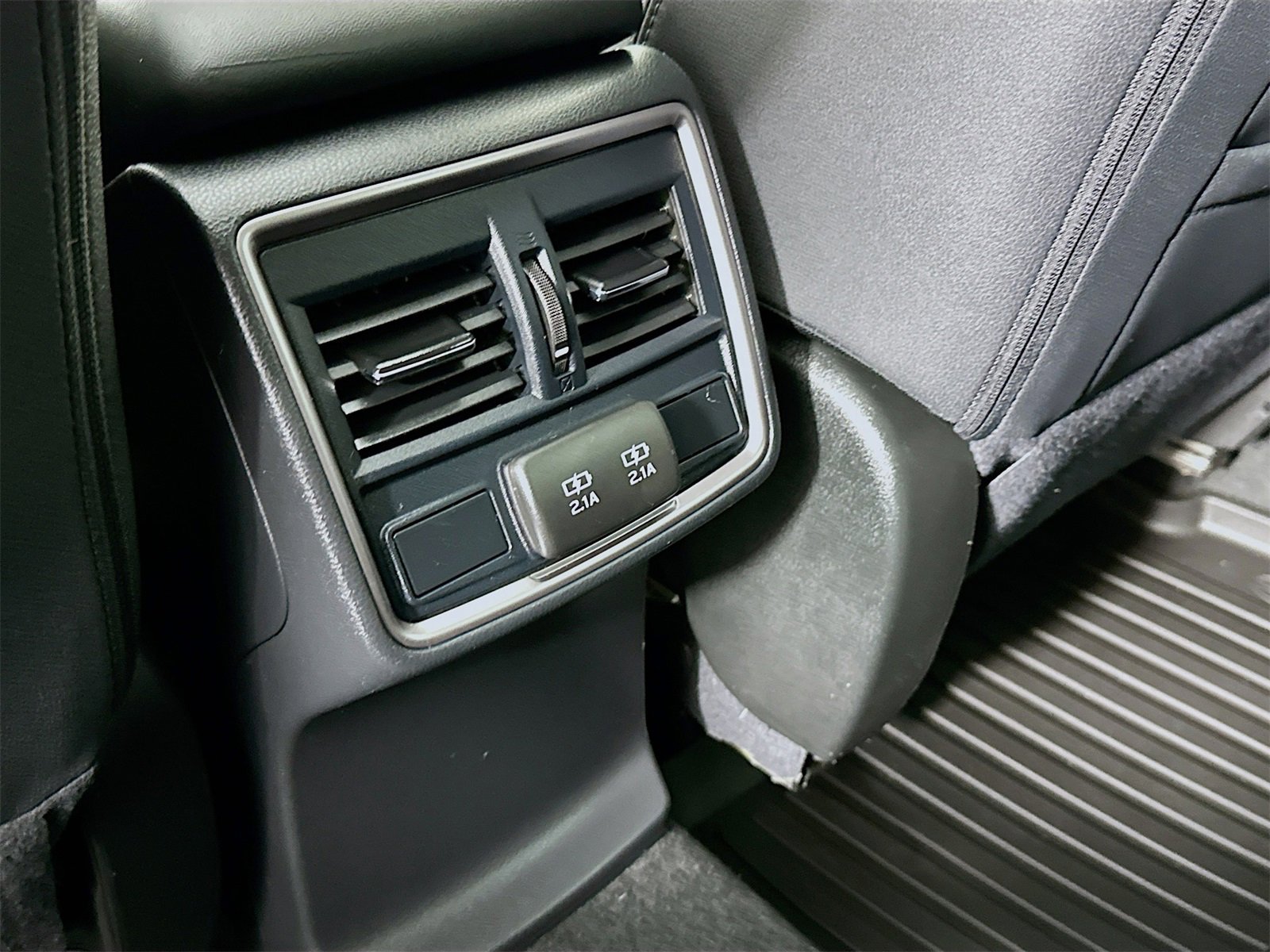 Used 2020 Subaru Forester Premium image 25