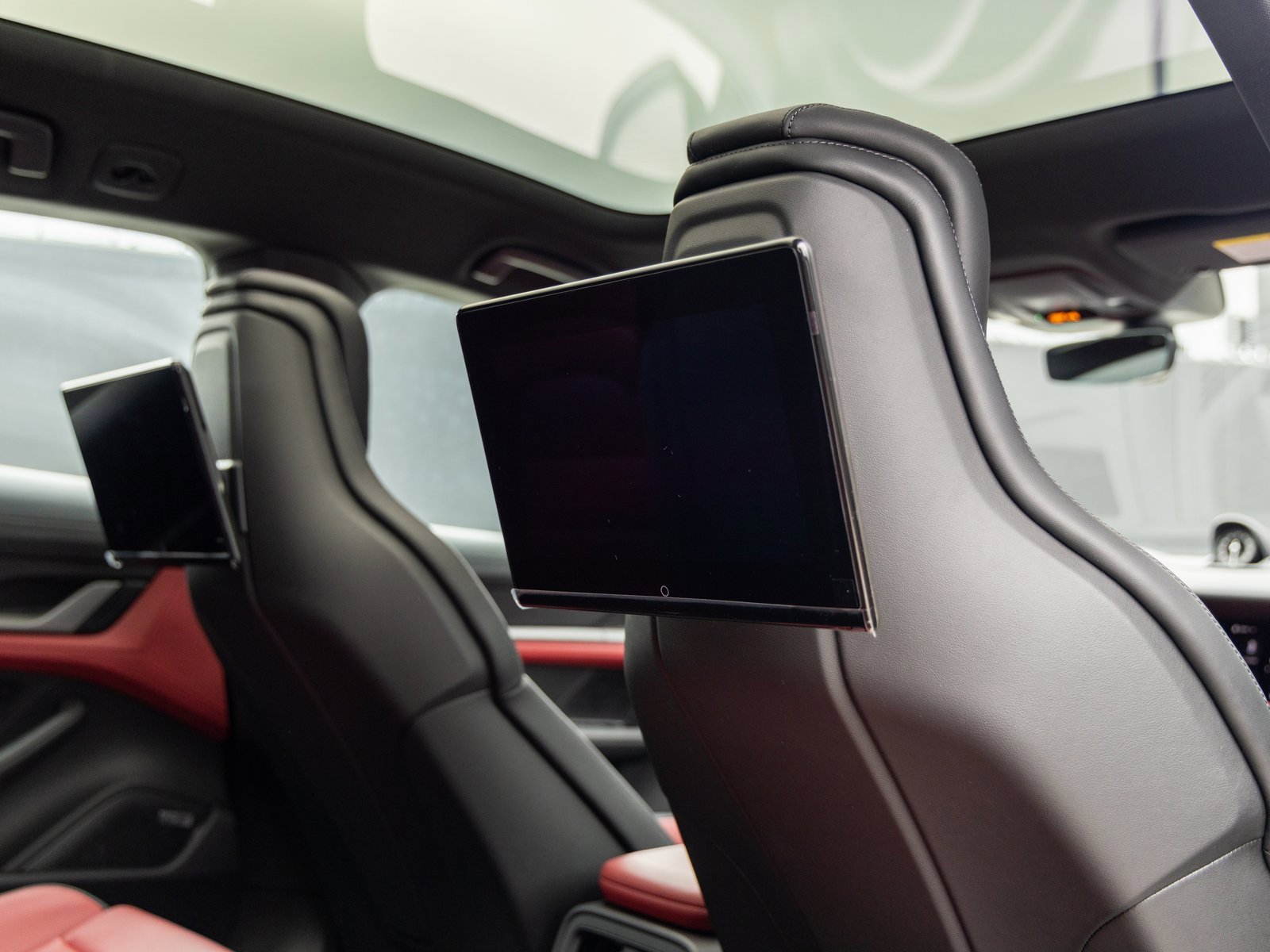 Certified 2025 Porsche Taycan 4 Cross Turismo image 23