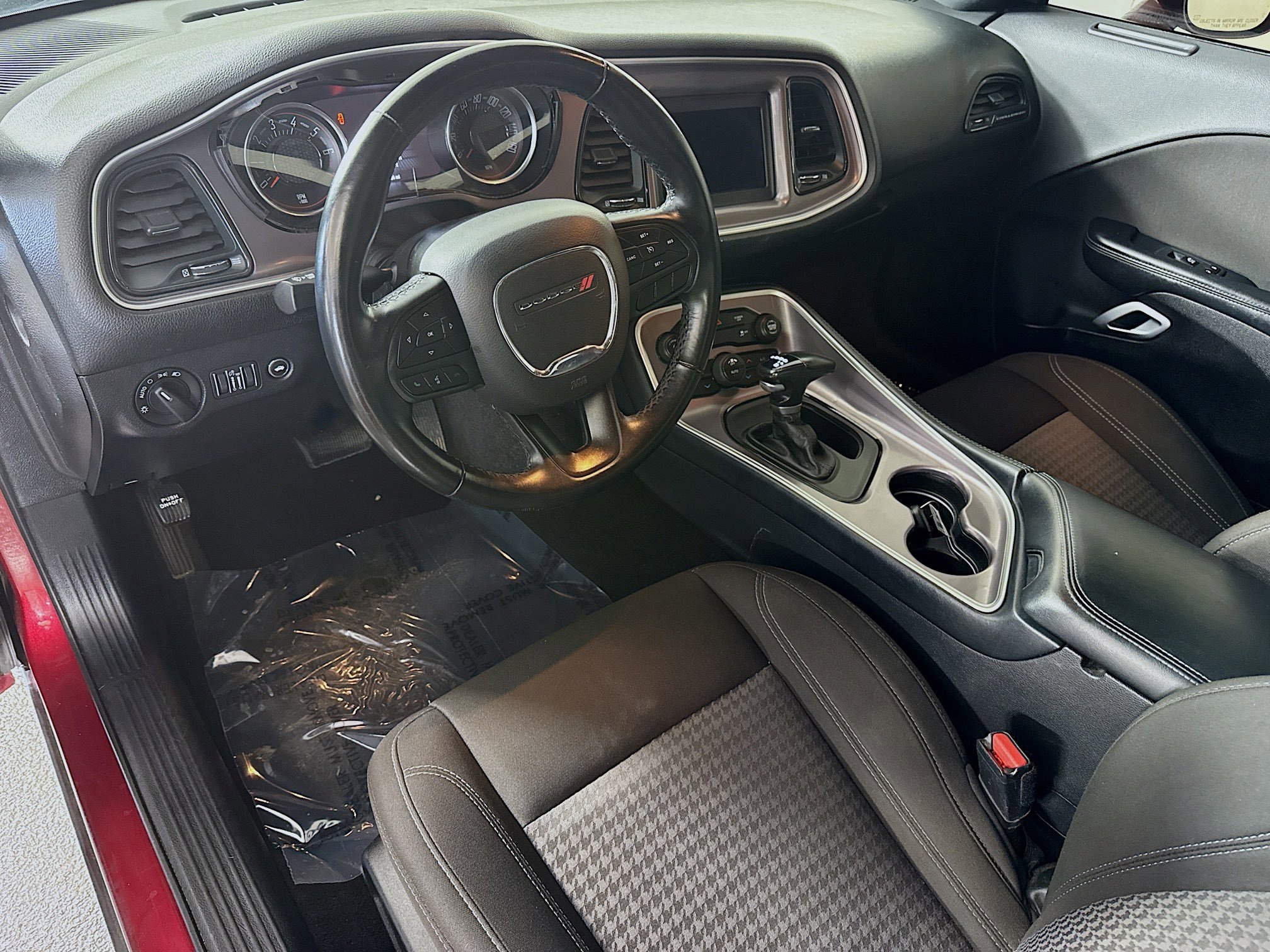Used 2022 Dodge Challenger SXT RWD image 23