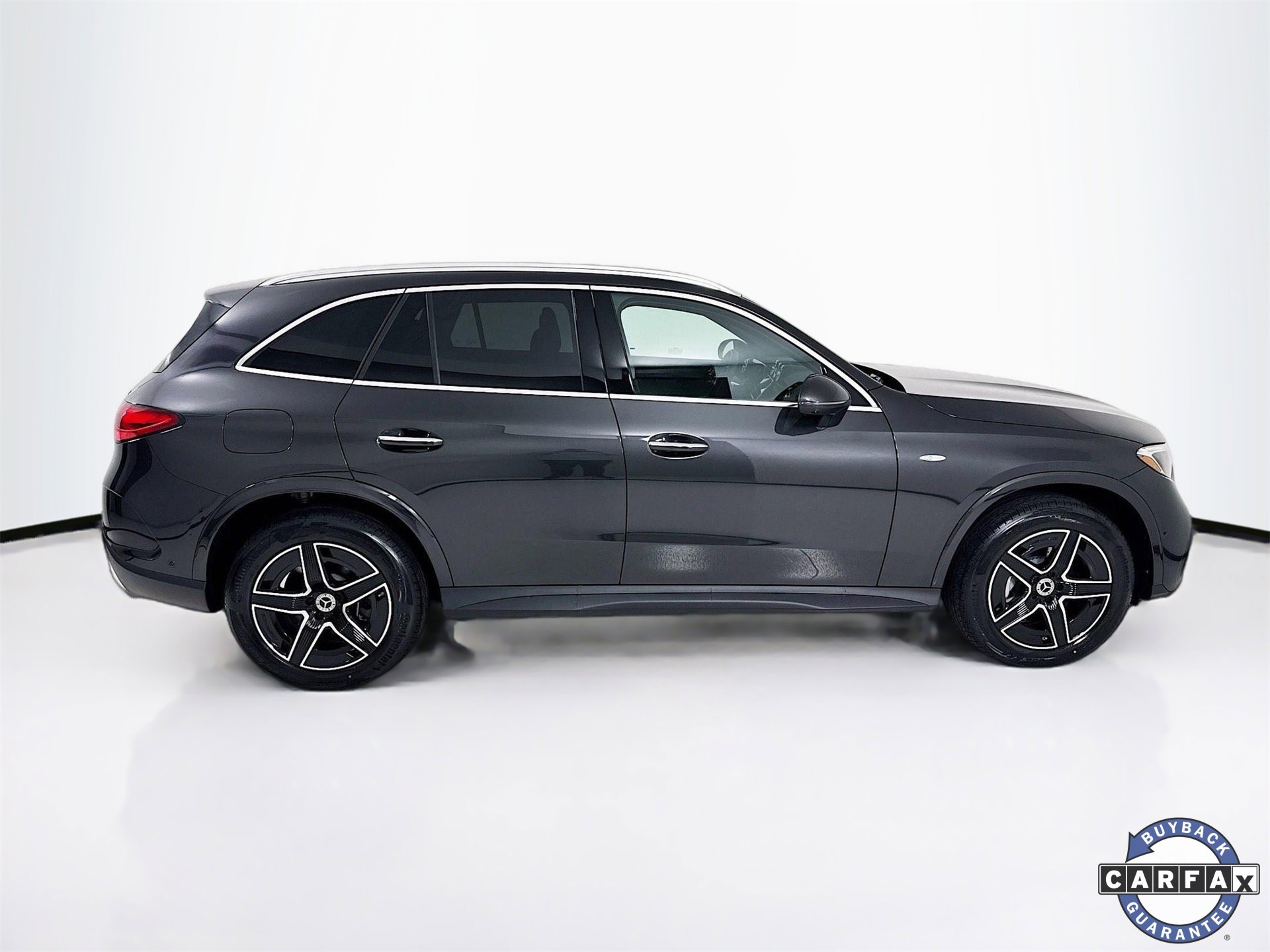 Used 2025 Mercedes-Benz GLC 350e 4MATIC image 9