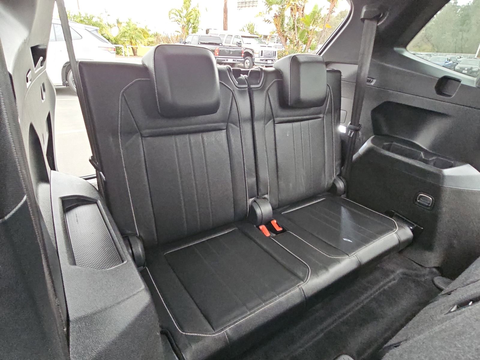 Used 2022 Volkswagen Tiguan SE R-Line image 12