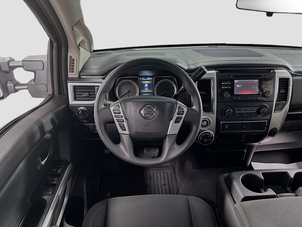 Used 2017 Nissan Titan SV image 21