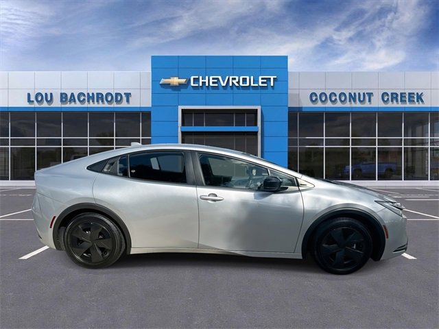 Used 2024 Toyota Prius LE image 9