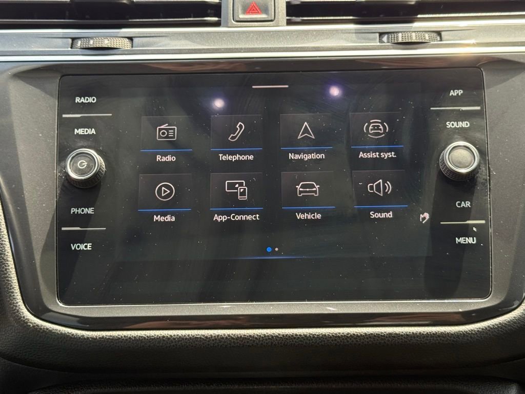 Used 2022 Volkswagen Tiguan SE w/ Panoramic Sunroof Package AWD/4WD image 25