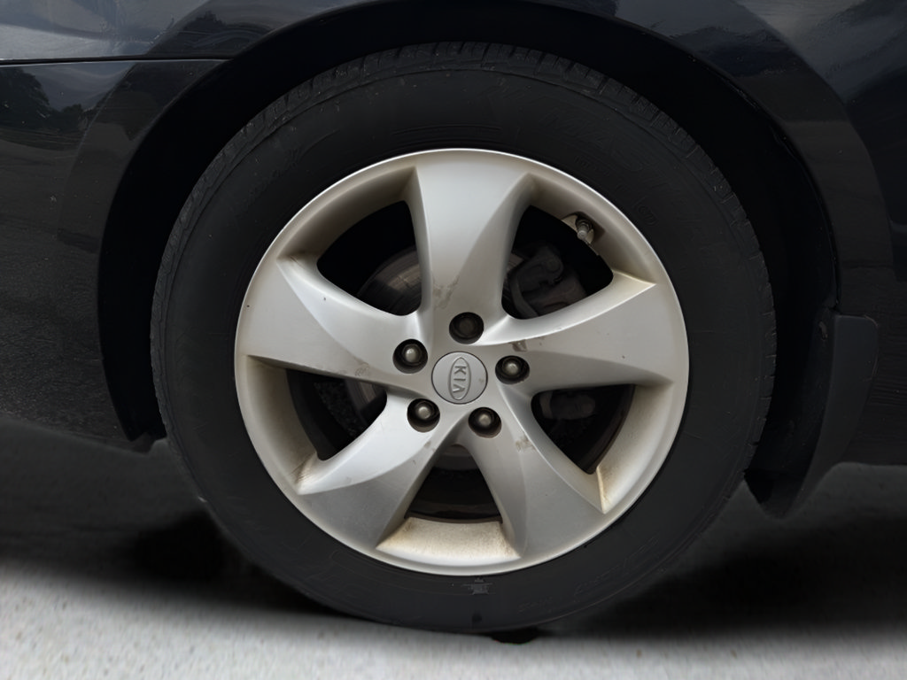 Used 2008 Kia Rondo EX FWD image 14