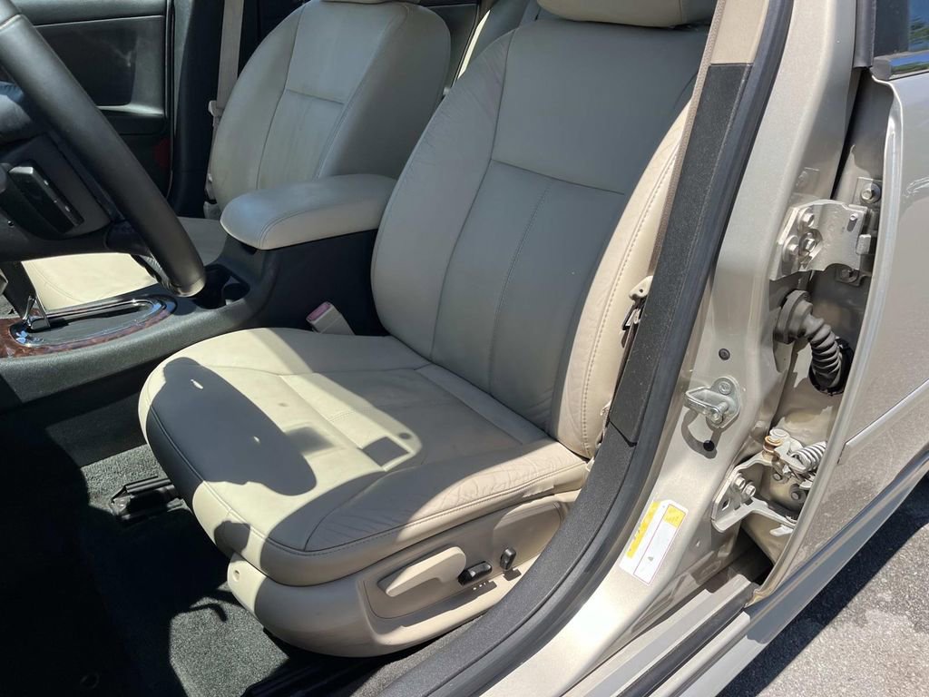 Used 2012 Chevrolet Impala LTZ FWD image 25