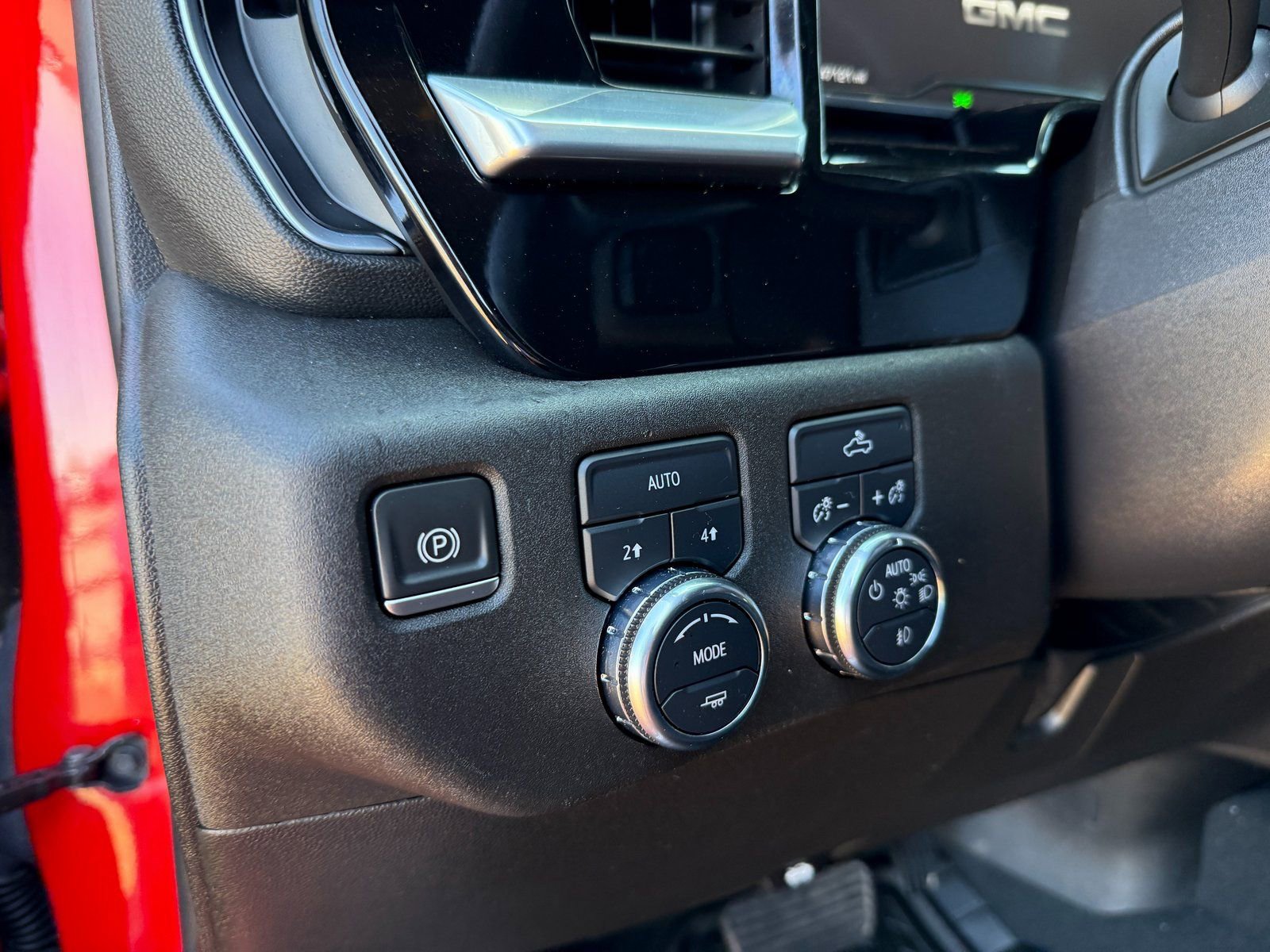 Used 2022 GMC Sierra 1500 Elevation w/ LPO, Elevation Black Package image 15