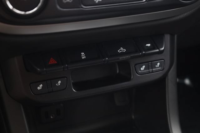 Used 2022 Chevrolet Colorado LT w/ LT Convenience Package AWD/4WD image 19