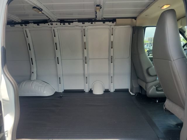 New 2026 GMC Savana 2500 w/ Driver Convenience Package RWD image 11