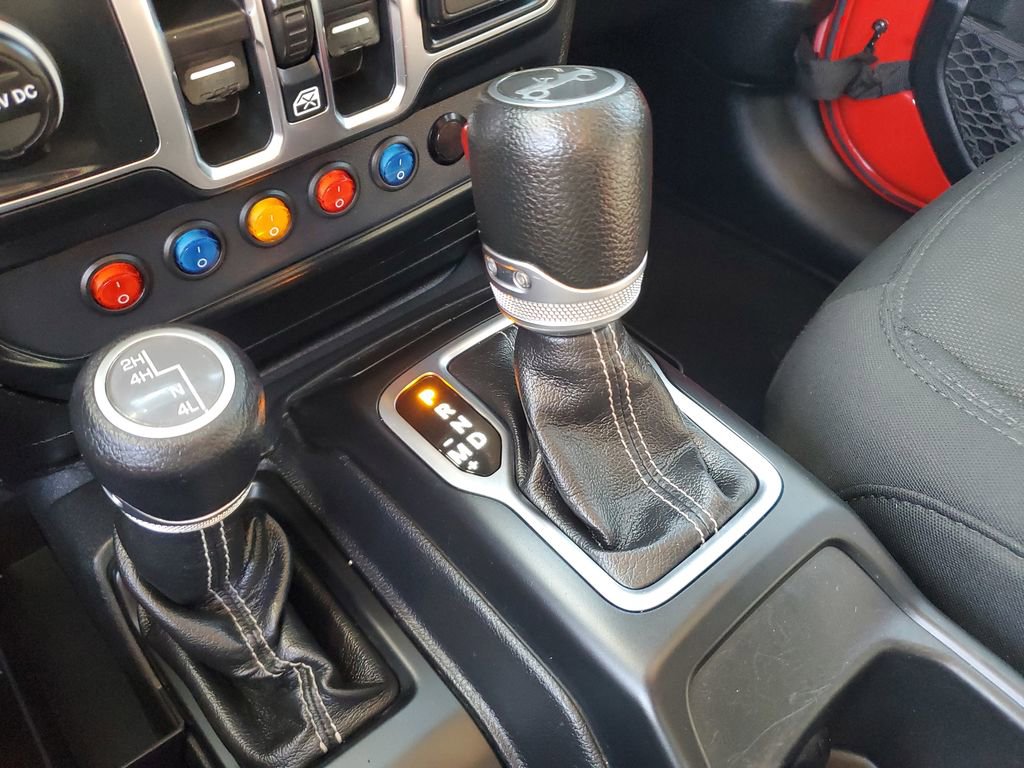 Used 2019 Jeep Wrangler Unlimited Sahara image 18