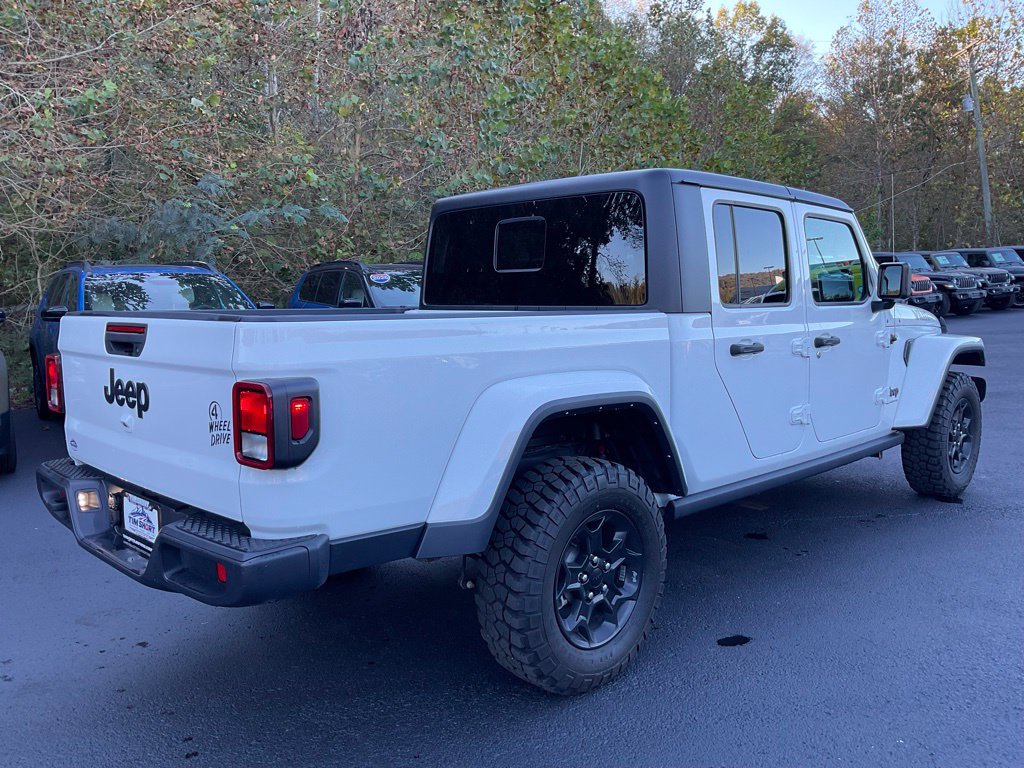 Used 2023 Jeep Gladiator Sport AWD/4WD image 6