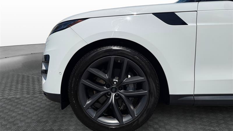 Used 2024 Land Rover Range Rover Sport SE AWD/4WD image 9