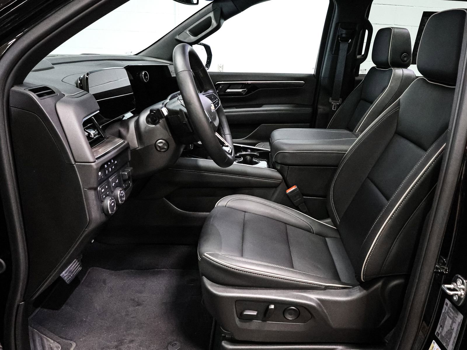 Used 2025 Chevrolet Tahoe Premier w/ Sun And Tow Package image 24