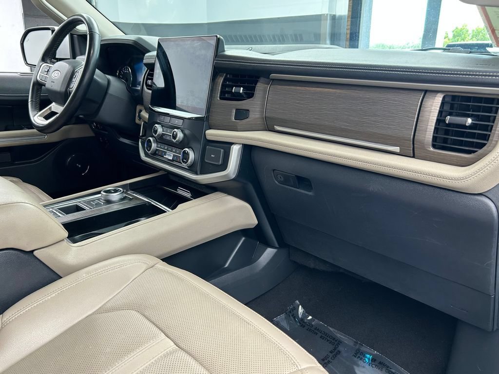 Used 2024 Ford Expedition Max Limited RWD image 10