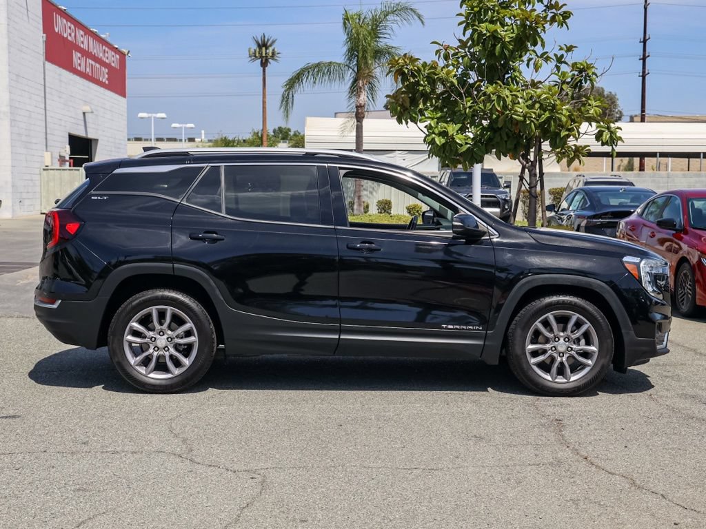 Used 2022 GMC Terrain SLT FWD image 3