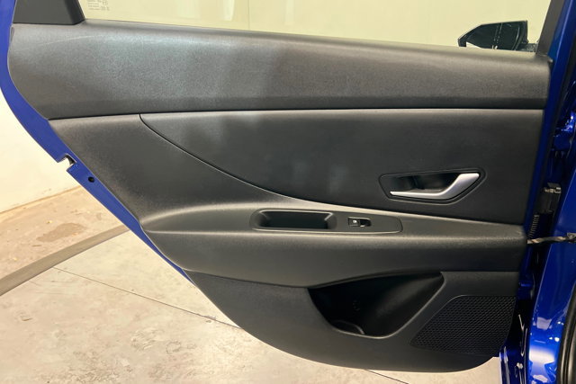 Used 2023 Hyundai Elantra SEL image 18