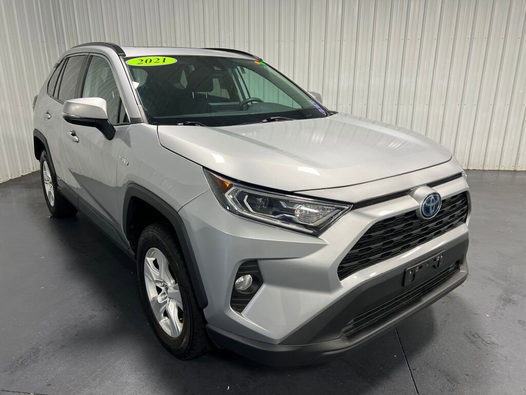 Used 2021 Toyota RAV4 XLE w/ Convenience Package image 23