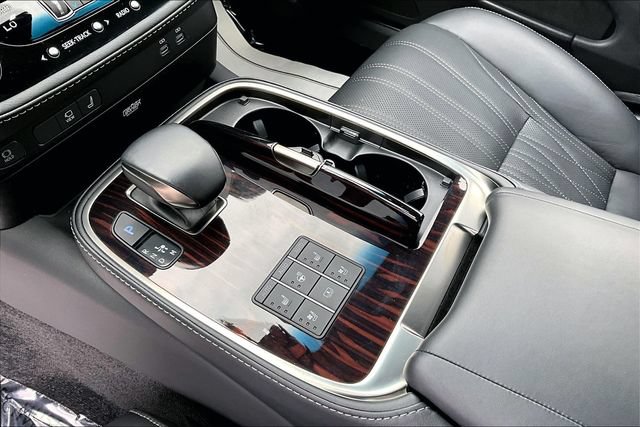 Used 2023 Lexus LS 500 AWD w/ Luxury Package image 21
