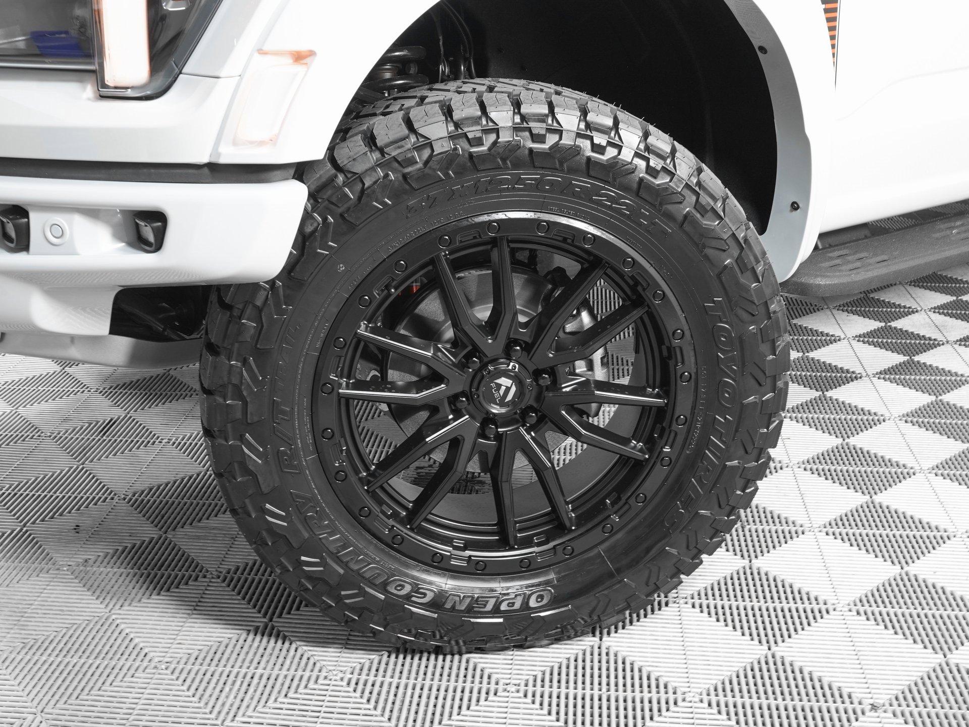 Used 2025 Ford F150 Raptor w/ Equipment Group 803A Raptor R image 32