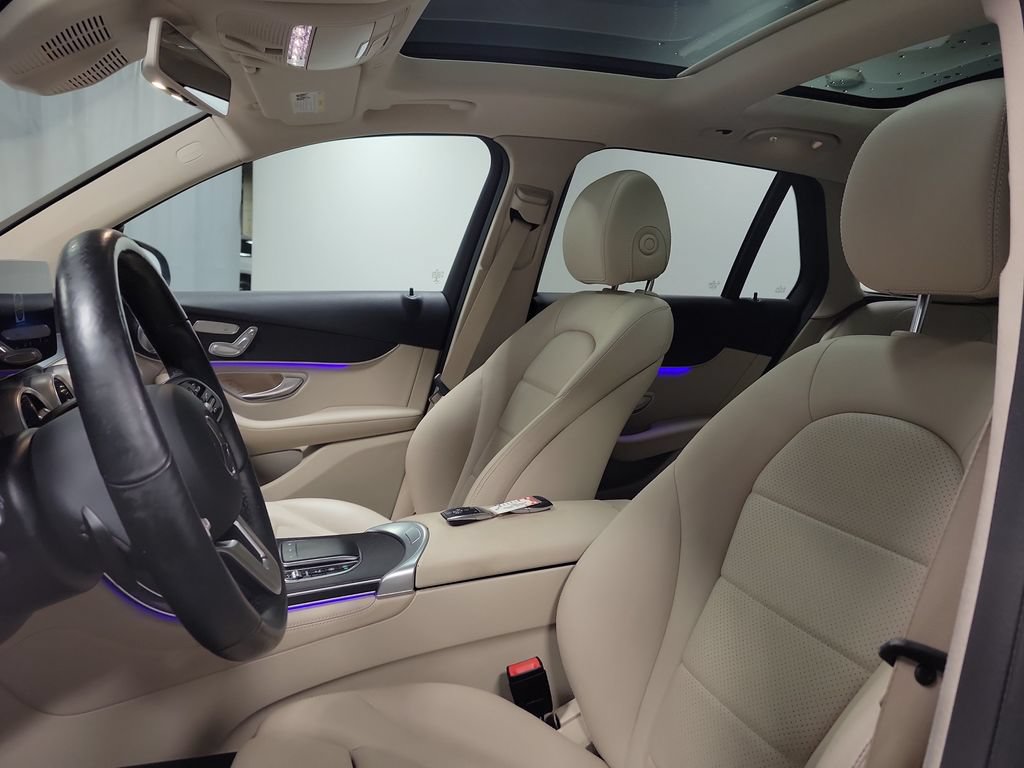 Used 2020 Mercedes-Benz GLC 300 4MATIC image 16