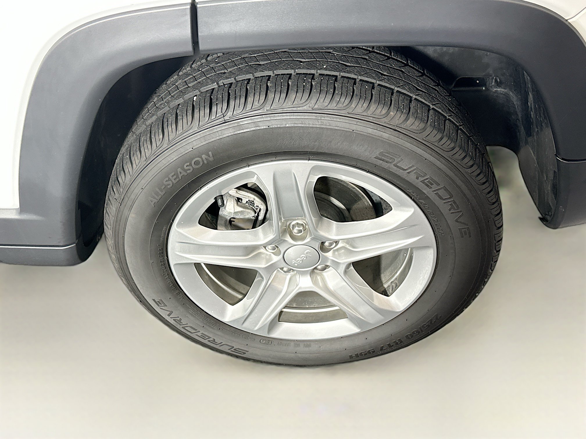 Used 2024 Jeep Compass Latitude AWD/4WD image 11