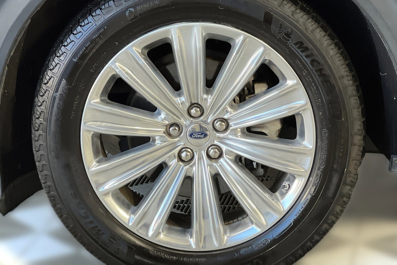 Used 2020 Ford Explorer Limited image 11