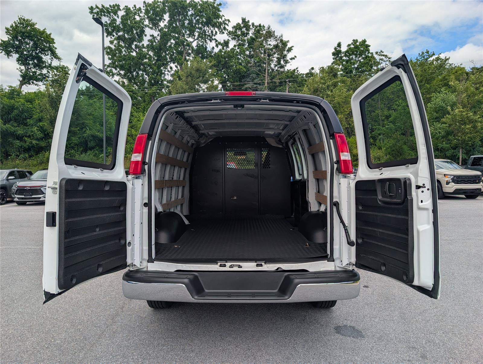 Used 2025 GMC Savana 2500 w/ Driver Convenience Package RWD image 13