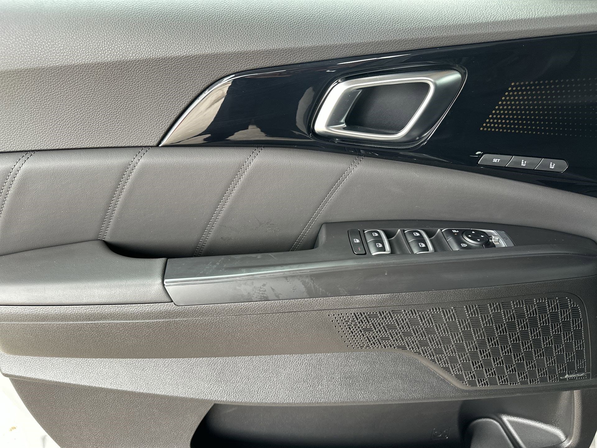 Certified 2025 Kia Carnival SX Prestige image 28