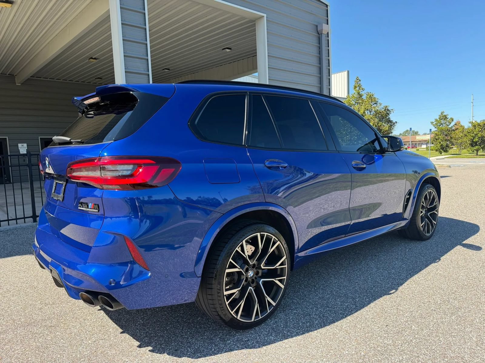 Used 2021 BMW X5 M AWD/4WD image 10