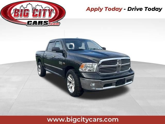 Used 2017 RAM 1500 Classic SLT w/ SLT Plus D￩cor Group image 1