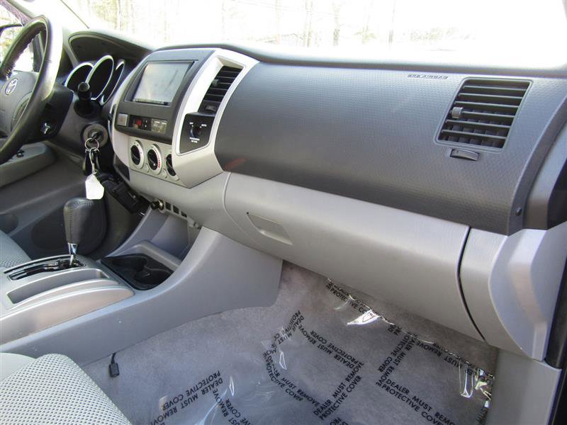 Used 2011 Toyota Tacoma 4x4 Access Cab V6 w/ TRD Sport Pkg image 32