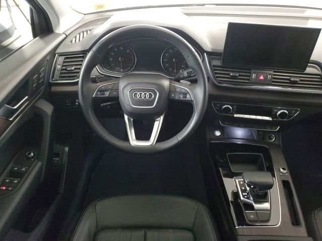 Used 2023 Audi Q5 2.0T Premium w/ Convenience Package AWD/4WD image 16