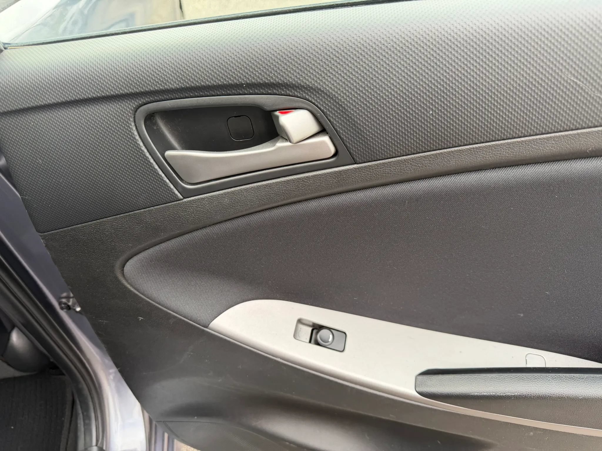 Used 2017 Hyundai Accent SE FWD image 30