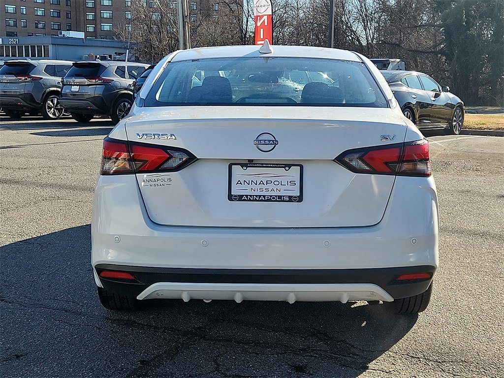 Used 2024 Nissan Versa SV w/ Trunk Package image 5