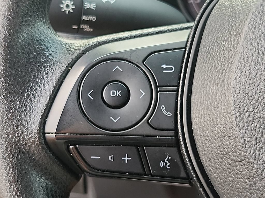 Used 2025 Toyota RAV4 XLE AWD/4WD image 20