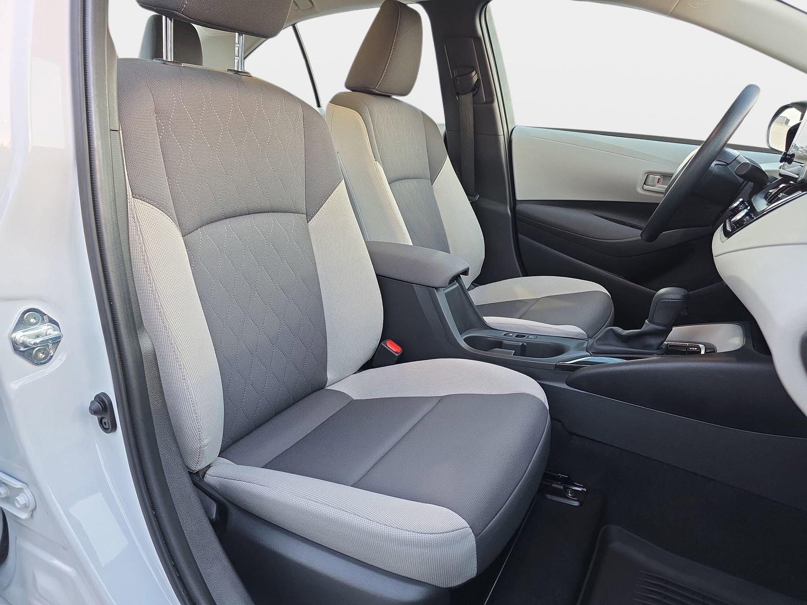 Used 2025 Toyota Corolla LE image 10