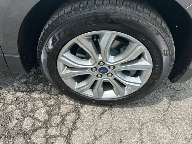 Used 2022 Ford Edge Titanium w/ Equipment Group 301A AWD/4WD image 11
