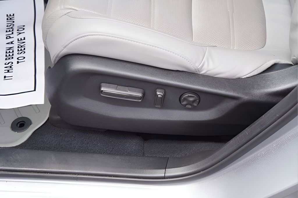 Used 2019 Honda CR-V EX-L image 17