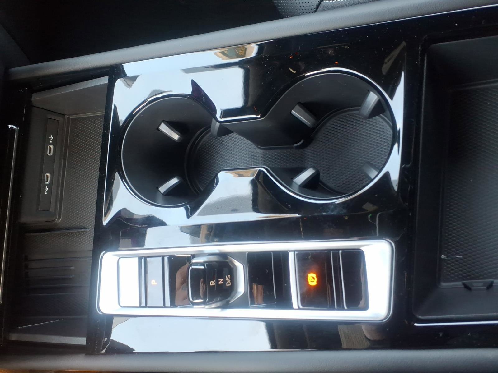 New 2026 Volkswagen Atlas Cross Sport SEL R-Line image 16