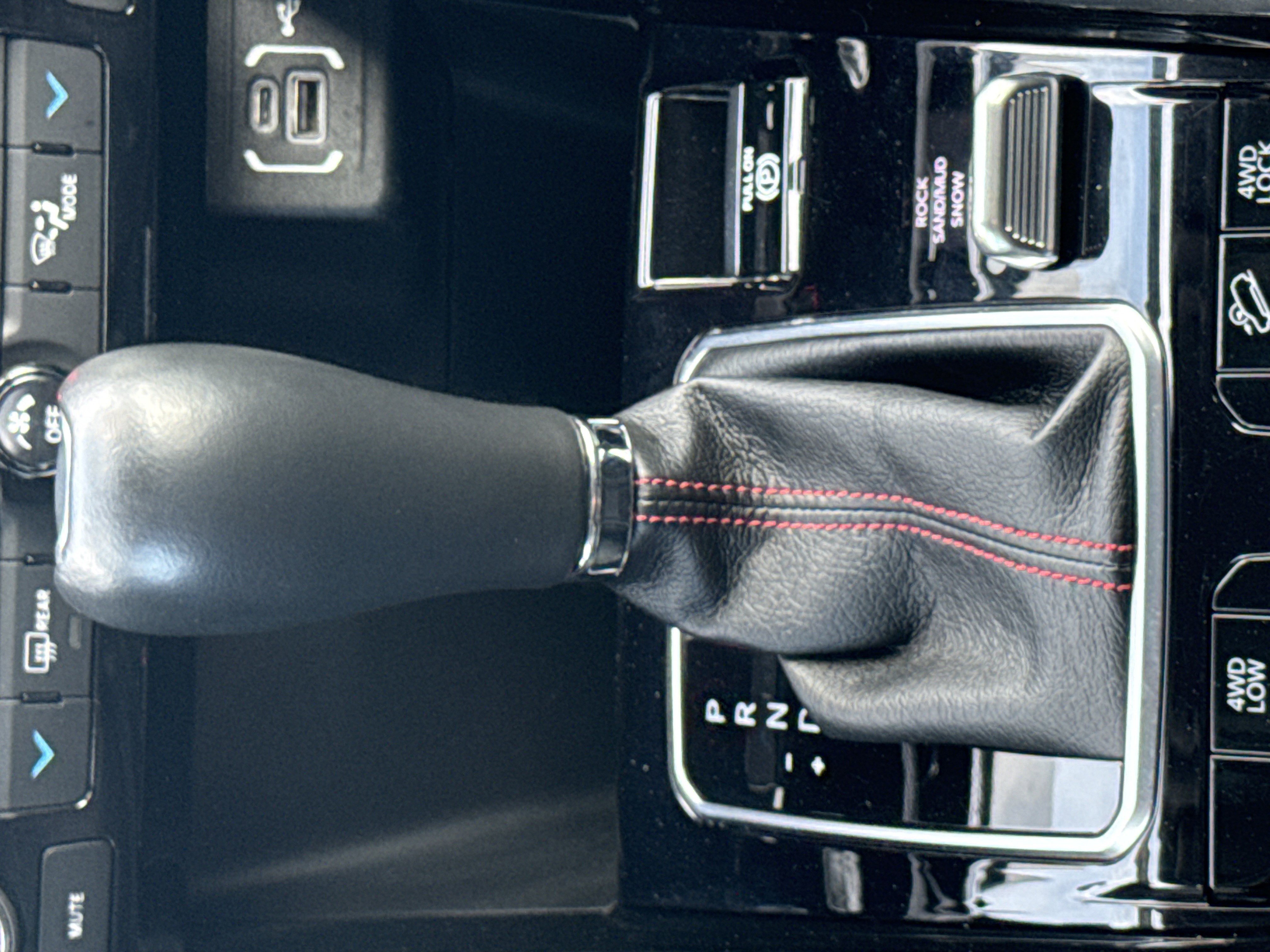 Used 2022 Jeep Compass Trailhawk w/ Trailhawk Elite Group image 26