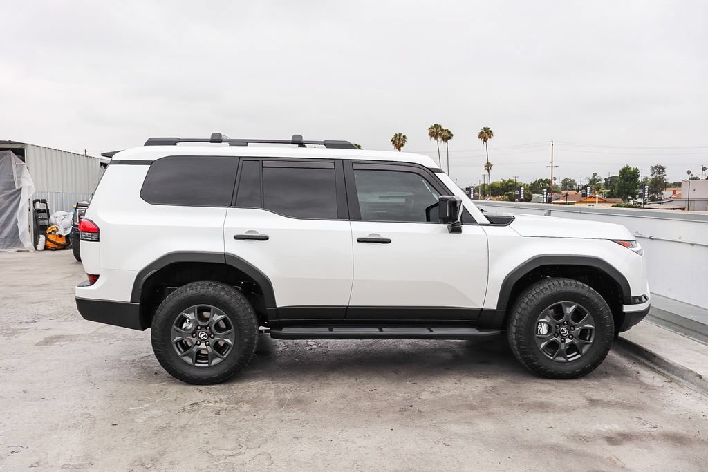 Used 2025 Lexus GX 550 AWD/4WD image 13