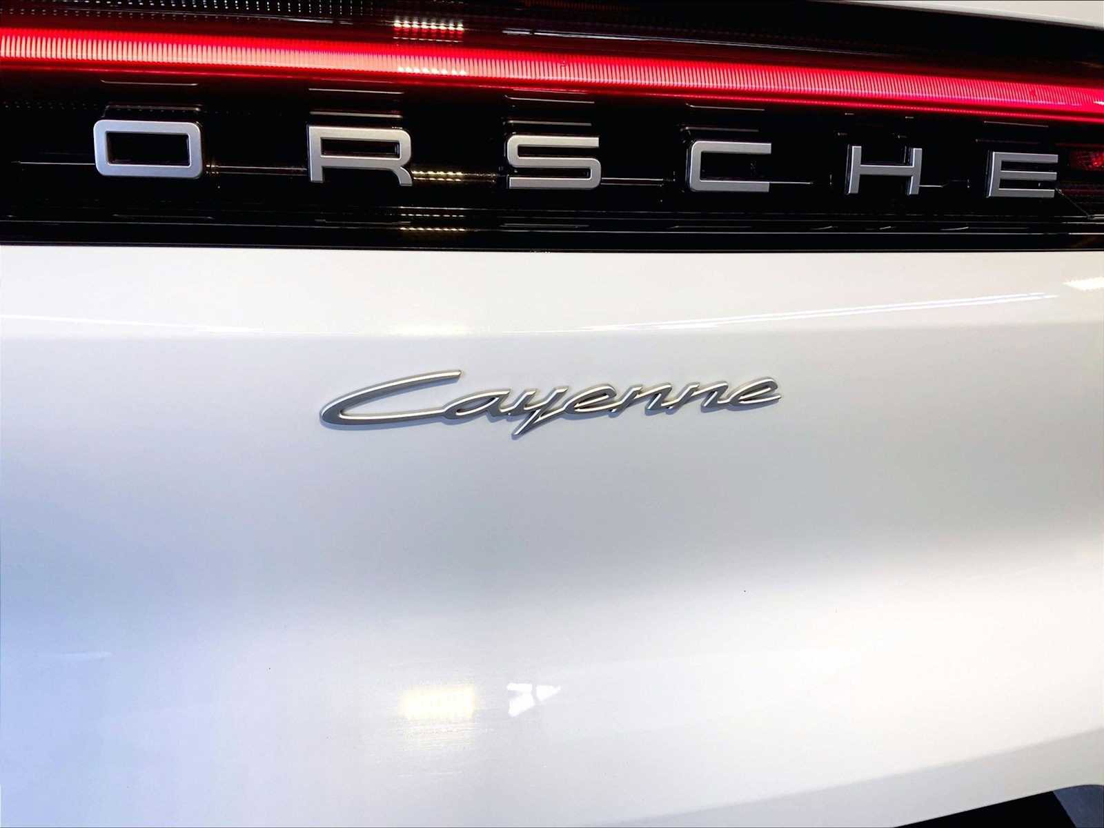 Certified 2024 Porsche Cayenne Coupe image 35