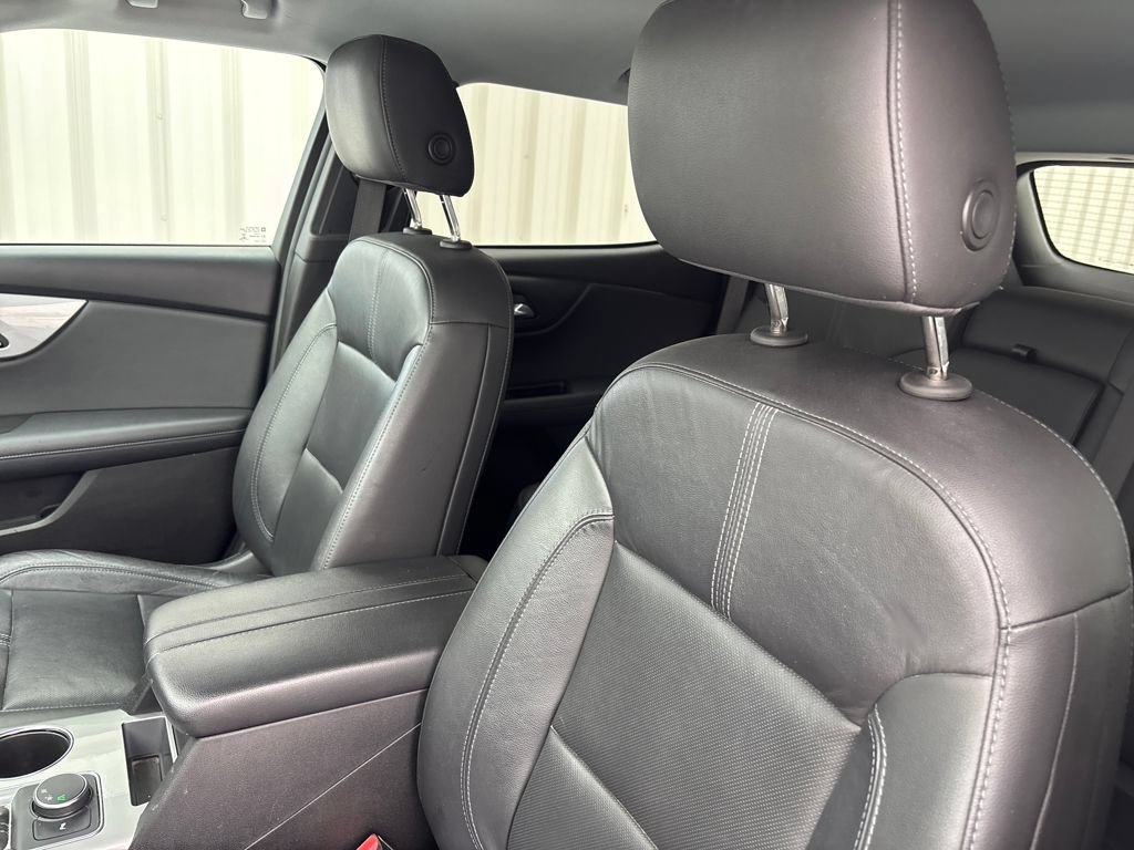 Used 2019 Chevrolet Blazer LT w/ Sound & Technology Package FWD image 17