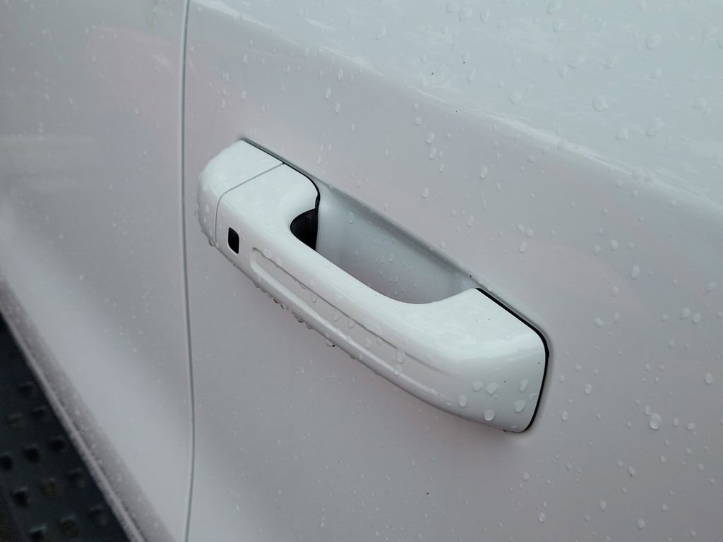 Used 2023 RAM 1500 Laramie AWD/4WD image 14