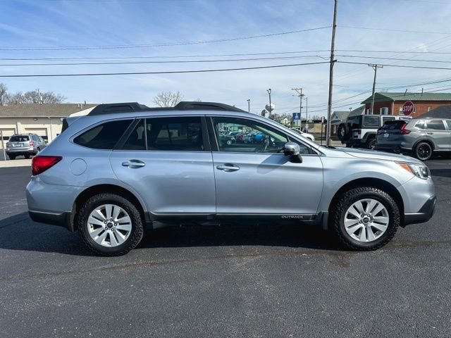 Used 2016 Subaru Outback 2.5i Premium image 9