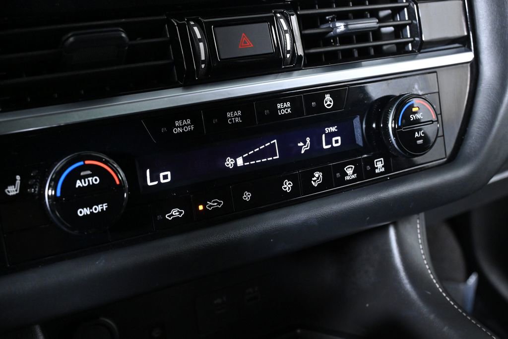 Certified 2024 Nissan Pathfinder SL image 18