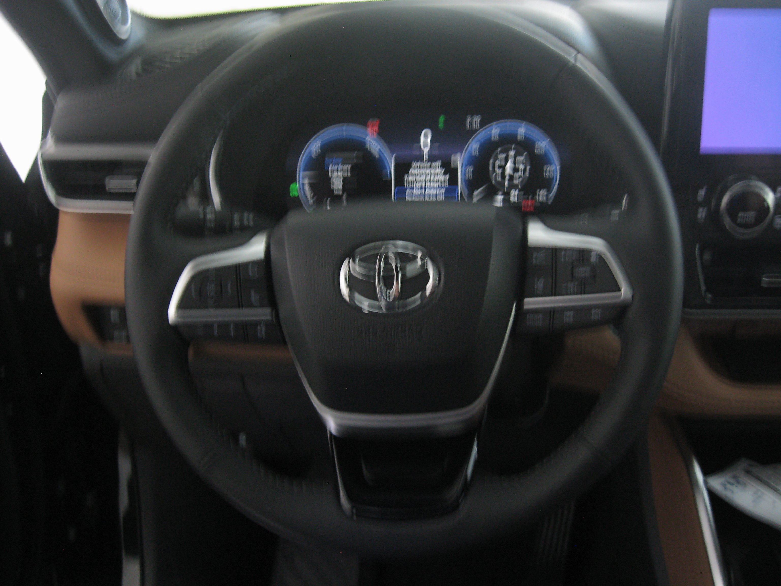 New 2026 Toyota Highlander Platinum image 16